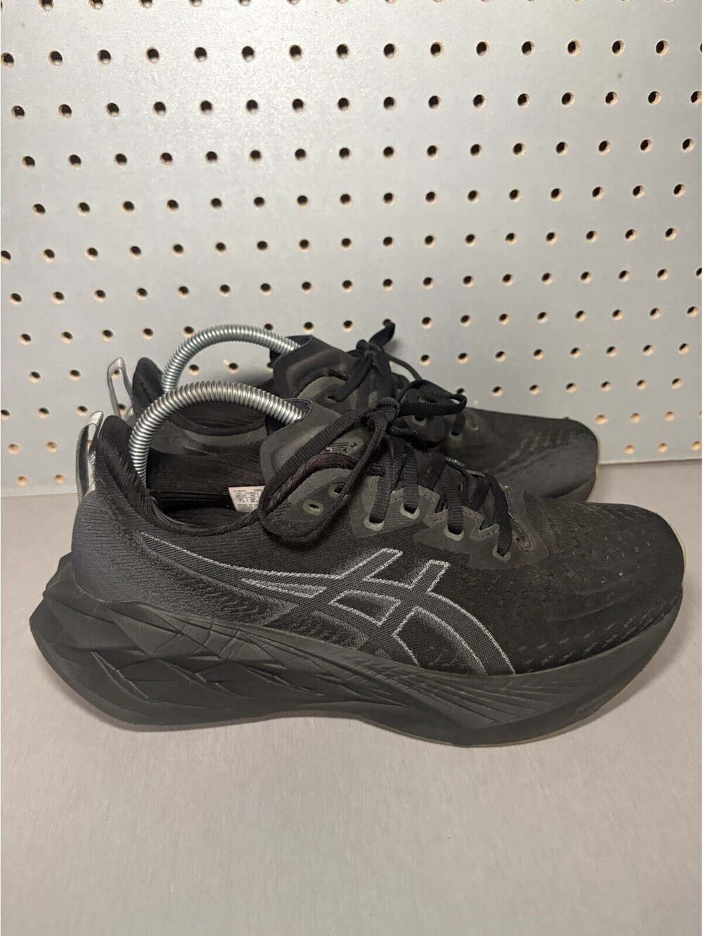 Asics Novablast 4 Running Shoes Mens Size 8.5 Wide Triple Black Sneakers Gym